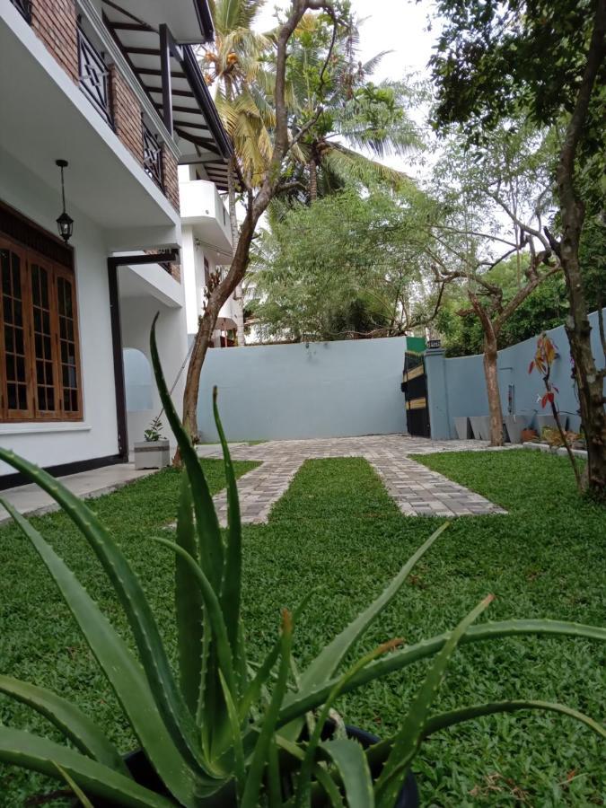 Sky Bloom Bed and Breakfast Homagama Esterno foto