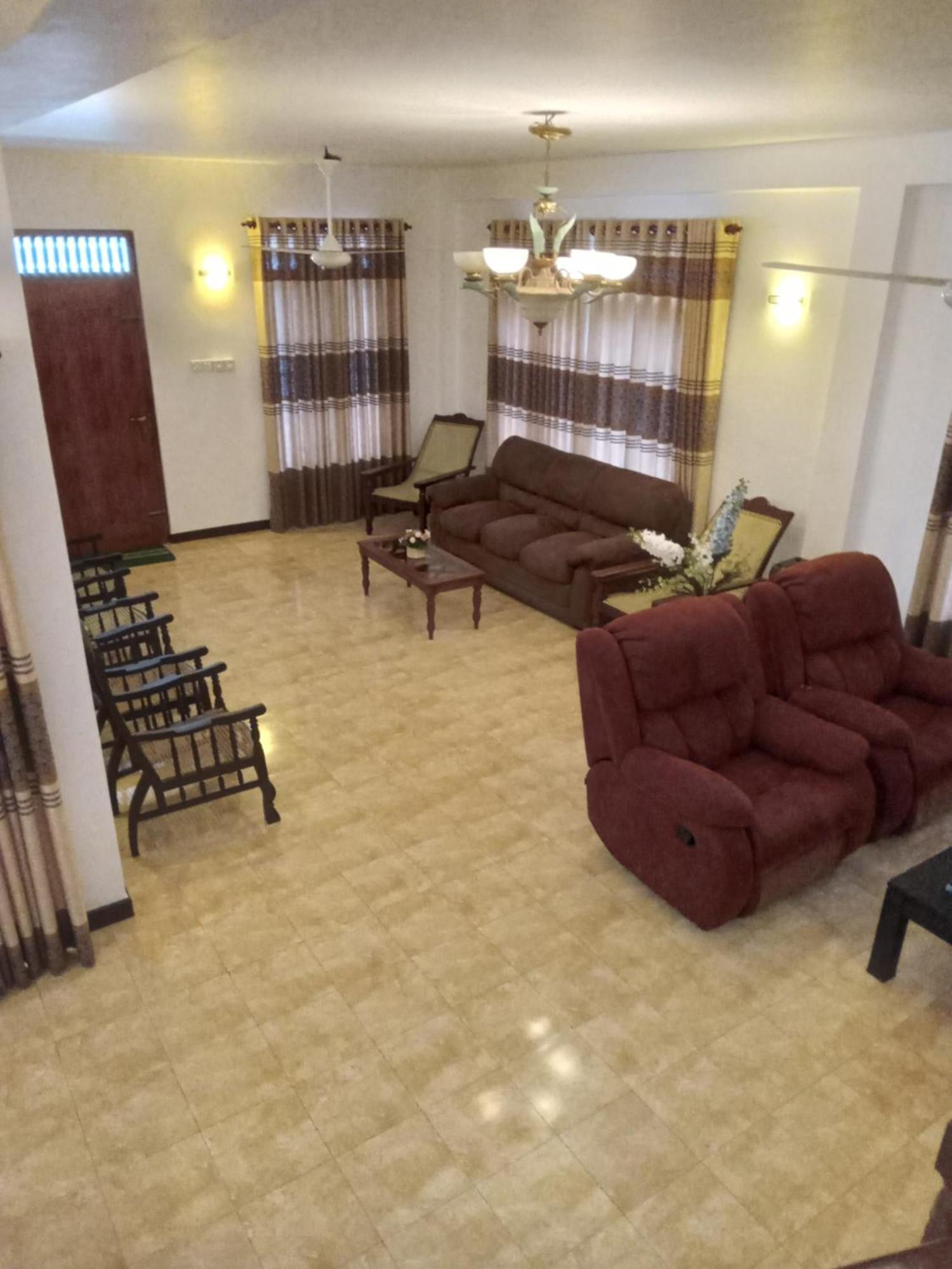 Sky Bloom Bed and Breakfast Homagama Esterno foto