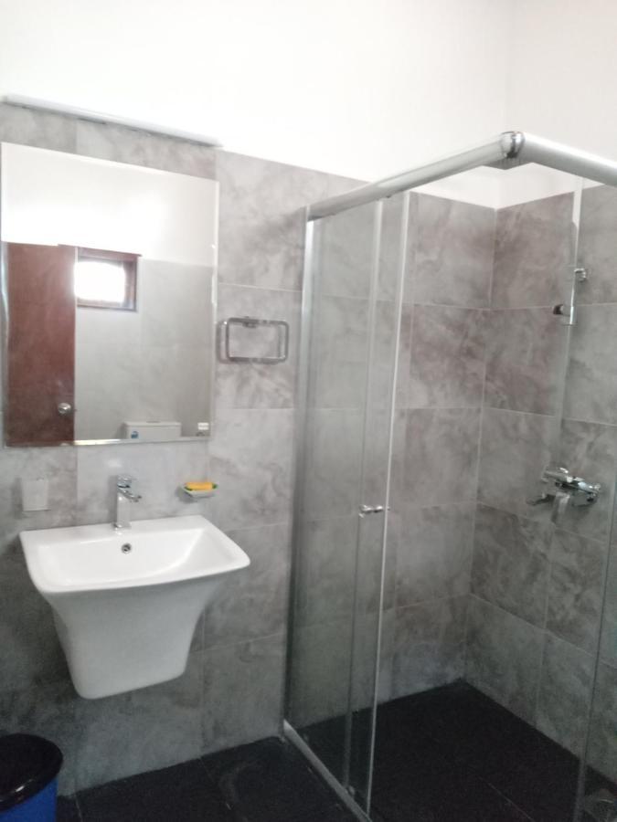 Sky Bloom Bed and Breakfast Homagama Esterno foto