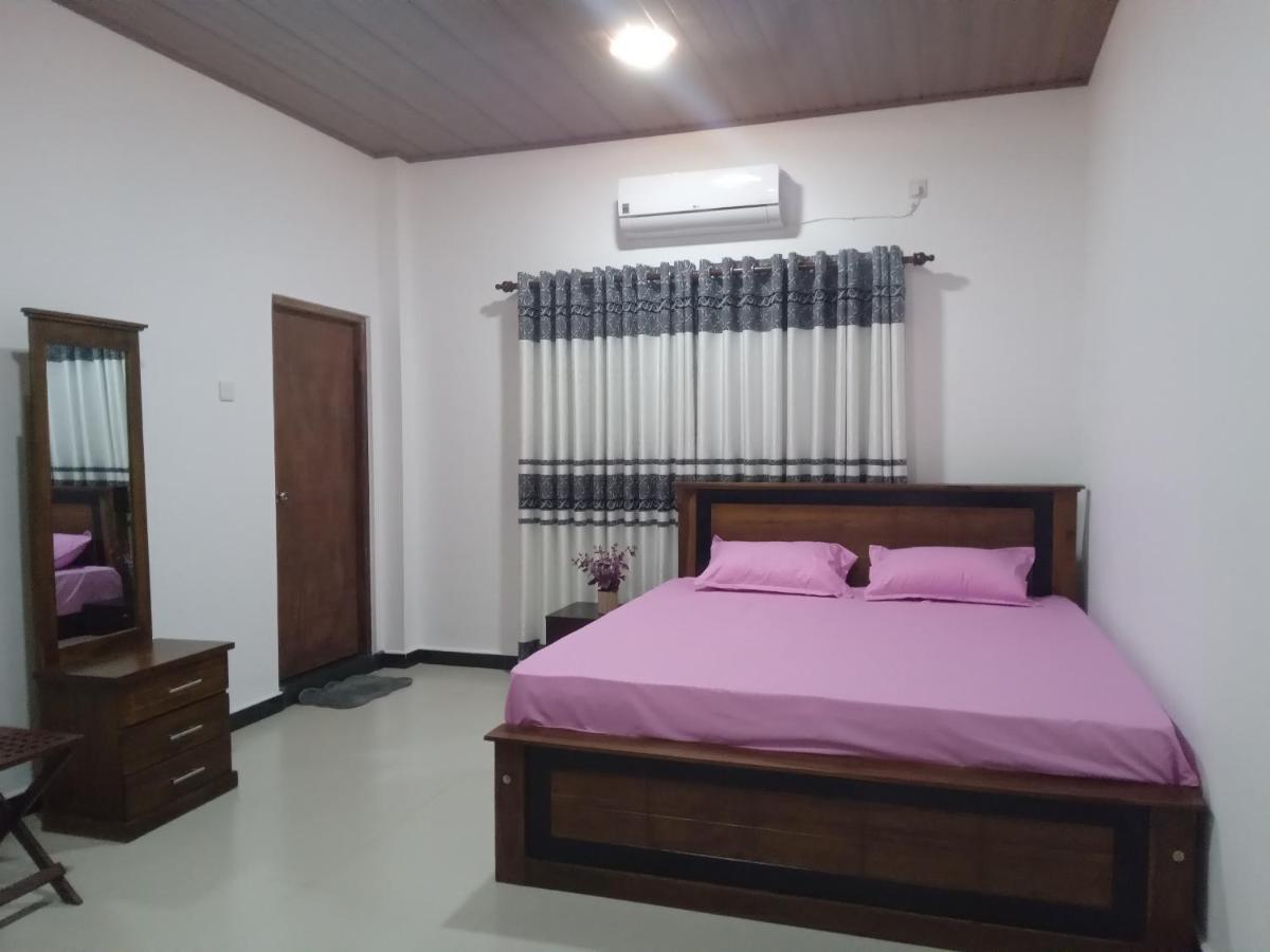 Sky Bloom Bed and Breakfast Homagama Esterno foto
