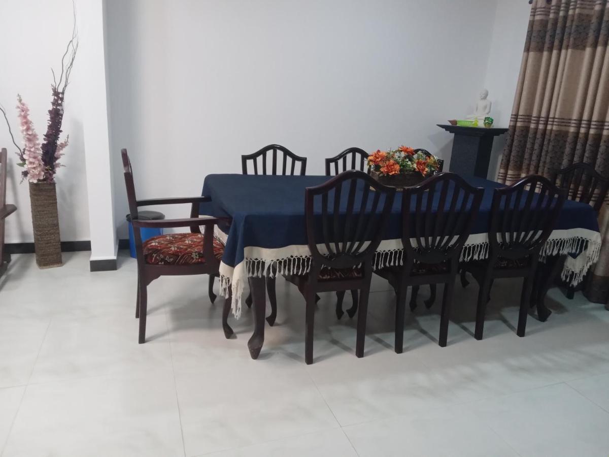 Sky Bloom Bed and Breakfast Homagama Esterno foto