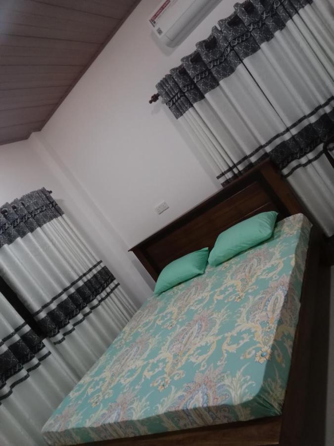 Sky Bloom Bed and Breakfast Homagama Esterno foto