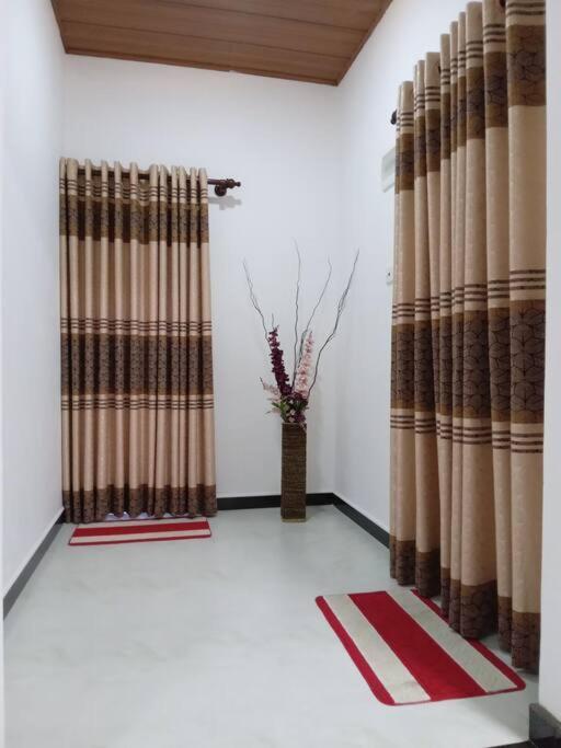 Sky Bloom Bed and Breakfast Homagama Esterno foto